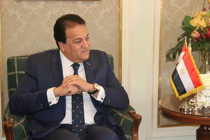 وزير التعليم العالي يوجه رؤساء الجامعات ببدء تنفيذ خطة “التعليم عن بُعد” بالجامعات والمعاهد