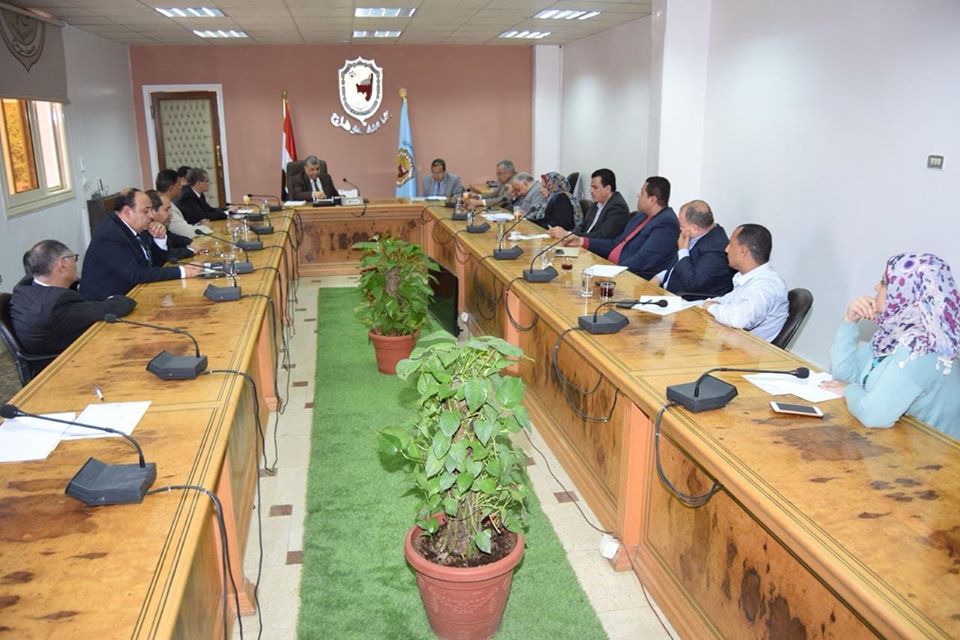 لجنة ادارة الأزمات بجامعة سوهاج تجتمع لمتابعة الاجراءات الاحترازية لمواجهة كورونا
