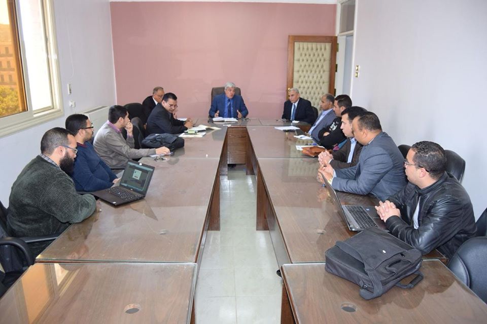 جامعة سوهاج تناقش آليات تنفيذ المحاضرات الكترونياً لبثها على صفحاتها الرسمية