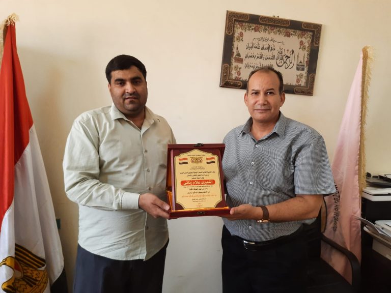 تهنئة من السفارة اليمنية إلى عميد كلية حاسبات  الدكتور /النميرى علام زناتى