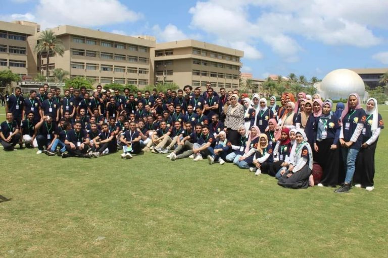 صعود فريقين من كلية الحاسبات والذكاء الاصطناعي بسوهاج إلى المسابقة النهائية ACPC