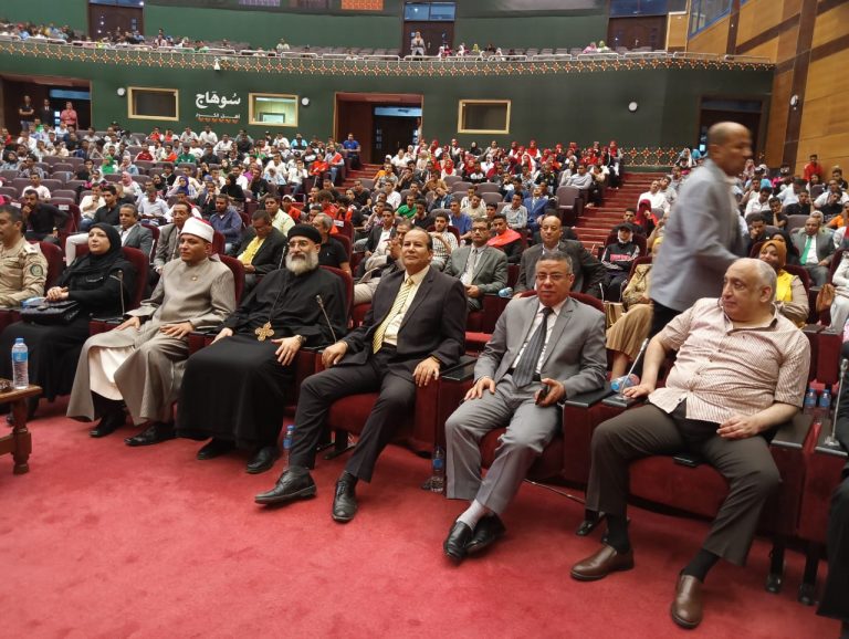 الزناتى يشهد احتفالات اكتوبر بجامعه سوهاج