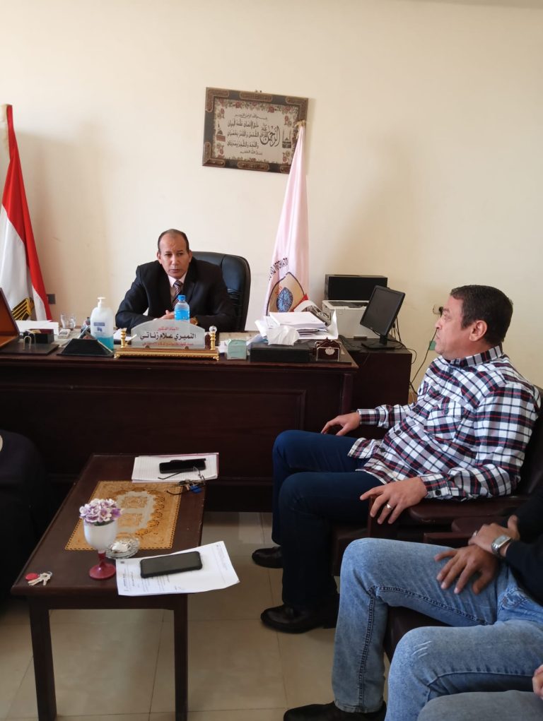 الزناتى يعقد اجتماعا عاجلا لأعضاء الجهاز الإدارى بحاسبات سوهاج.