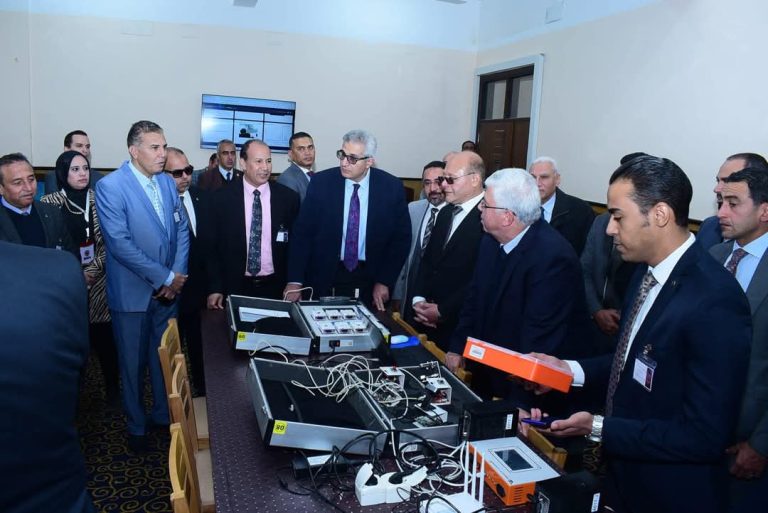 وزير التعليم العالي يفتتح المقر الجديد لكلية الحاسبات والذكاء الاصطناعي بسوهاج.