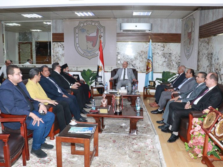 *استمرار لروح المحبه والألفة بين قطبي الامة،،،قساوسه سوهاج في ضيافه جامعة سوهاج*