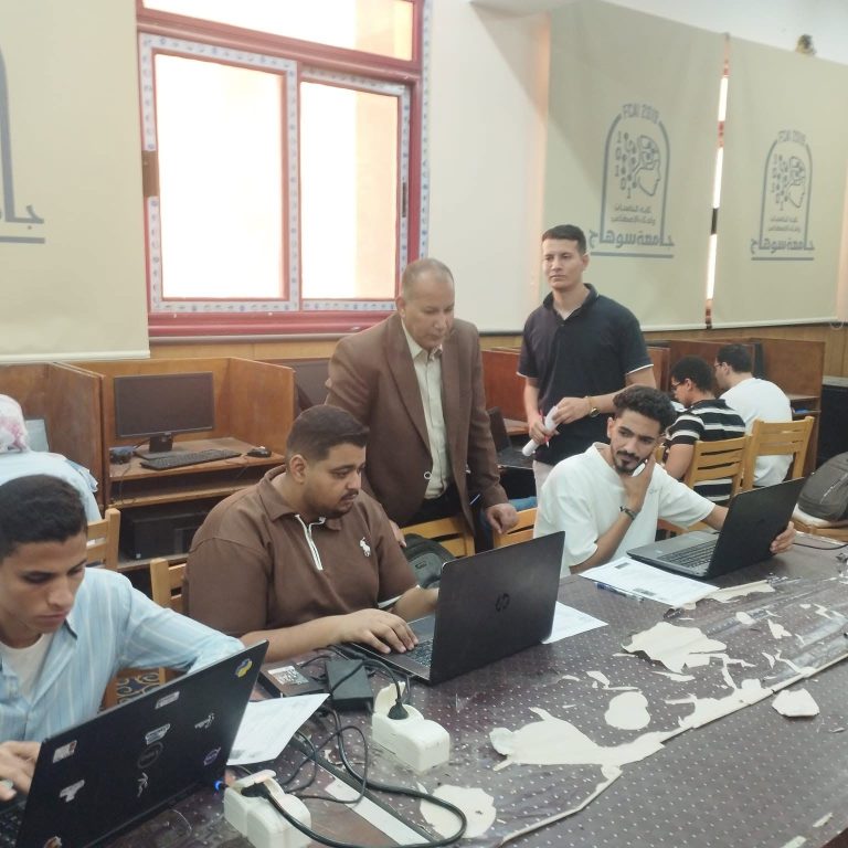 بدء الامتحانات العمليه بحاسبات سوهاج .